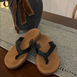 Elegant Black and Tan Women's Sandals